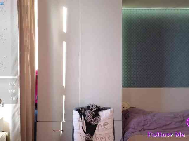 MelenaFox webcam