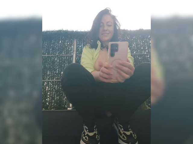 lovehornyman's BongaCams show and profile