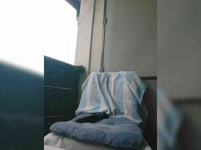 Lovehornyman webcam