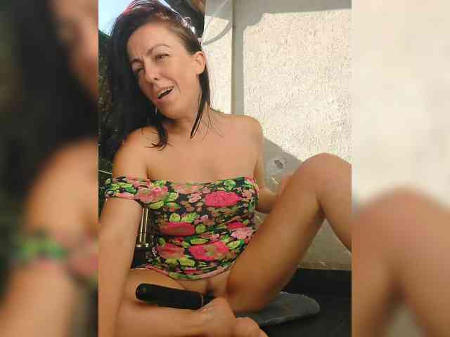 Lovehornyman webcam