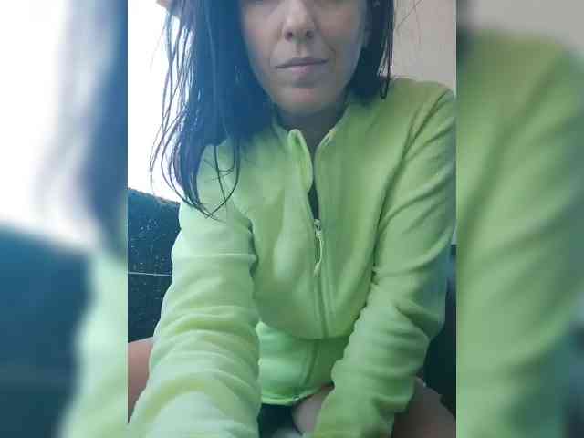 Lovehornyman webcam