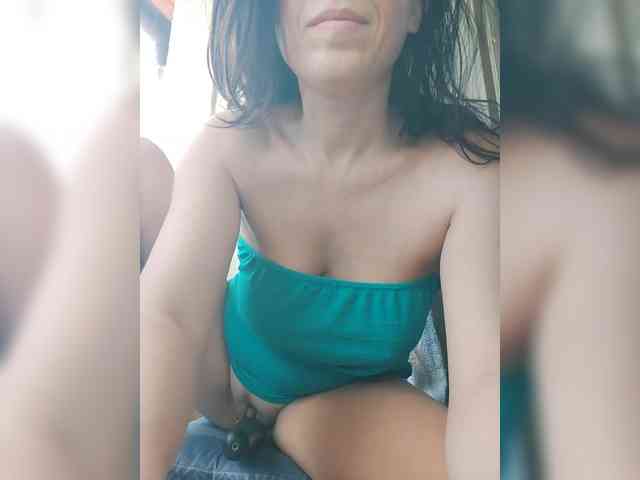 Lovehornyman webcam