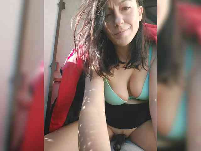 Lovehornyman webcam
