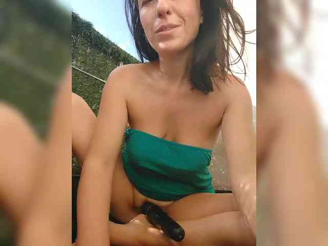 Lovehornyman webcam