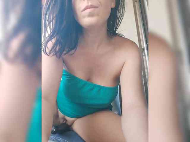 Lovehornyman webcam