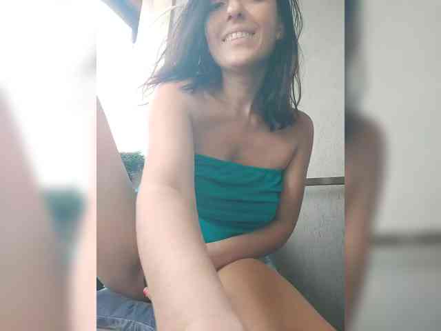 Lovehornyman webcam