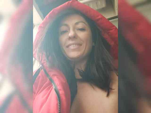 Lovehornyman webcam