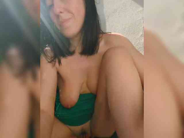Lovehornyman webcam