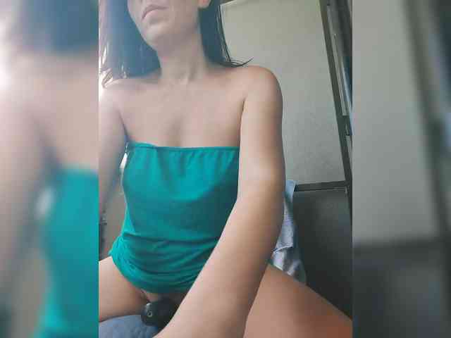 Lovehornyman webcam