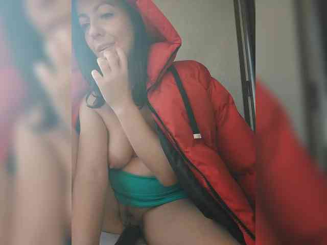 Lovehornyman webcam
