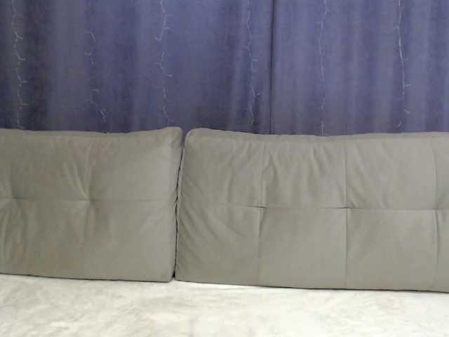 Emilyzest webcam bongacams model stream image