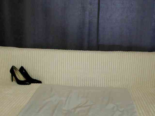 Emilyzest webcam