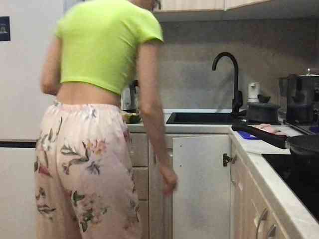 MilaBi-192569 webcam