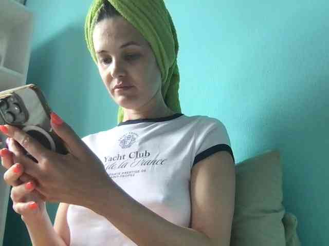 MilaBi-192569 webcam