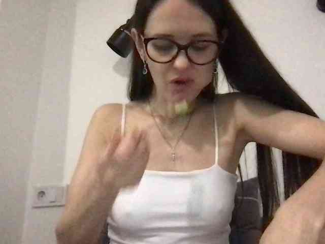 MilaBi-192569 webcam