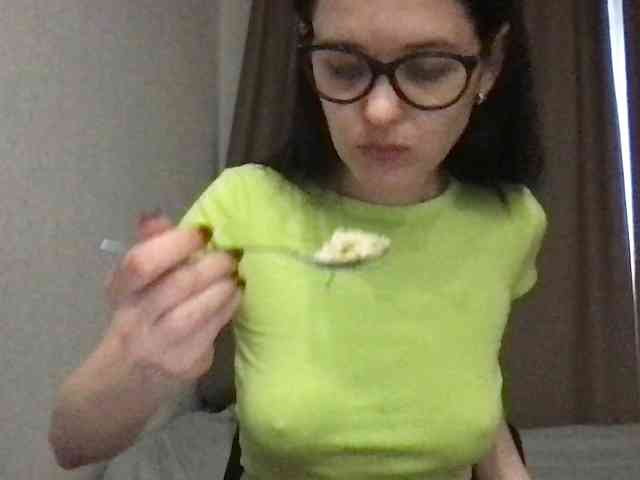 MilaBi-192569 webcam