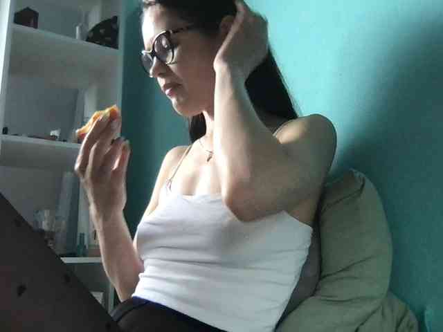 MilaBi-192569 webcam
