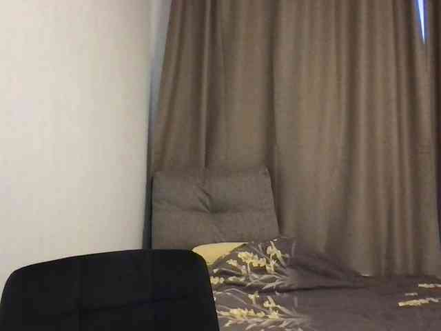 MilaBi-192569 webcam