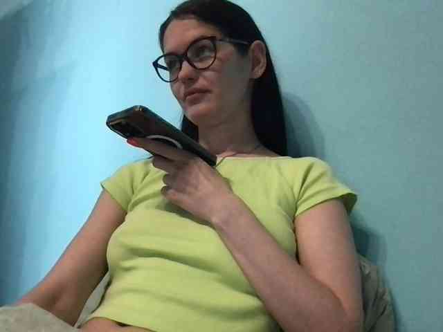 MilaBi-192569 webcam