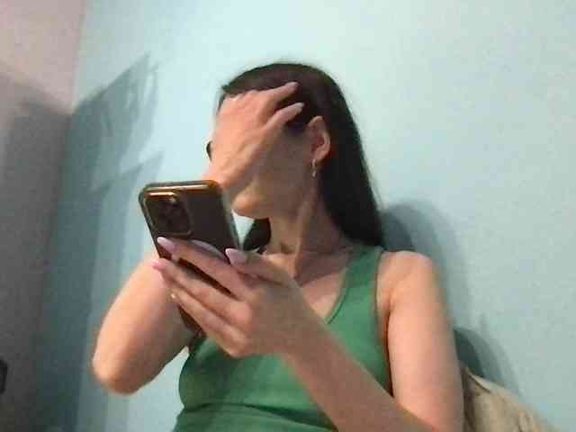 MilaBi-192569 webcam