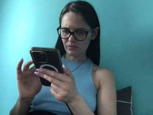 MilaBi-192569 webcam