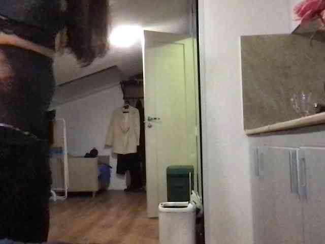MilaBi-192569 webcam