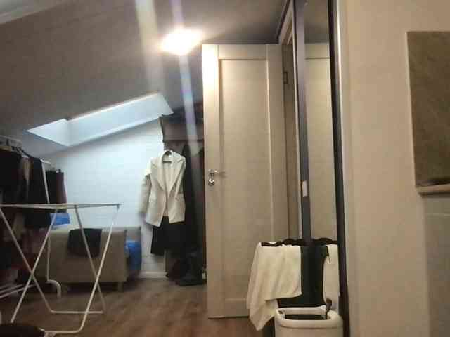 MilaBi-192569 webcam