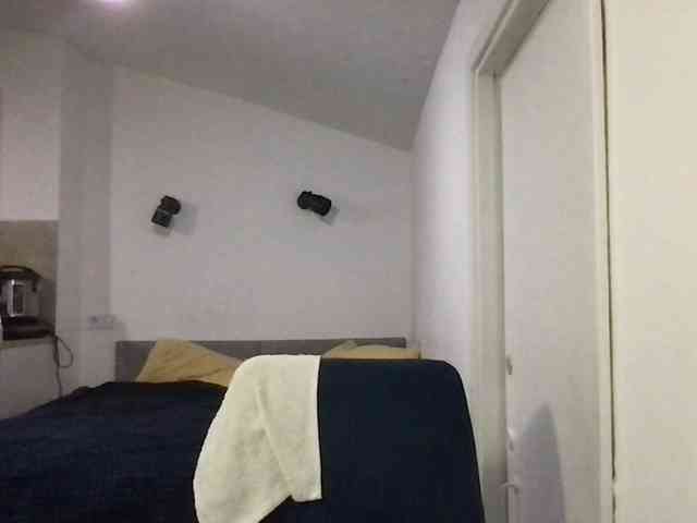 MilaBi-192569 webcam