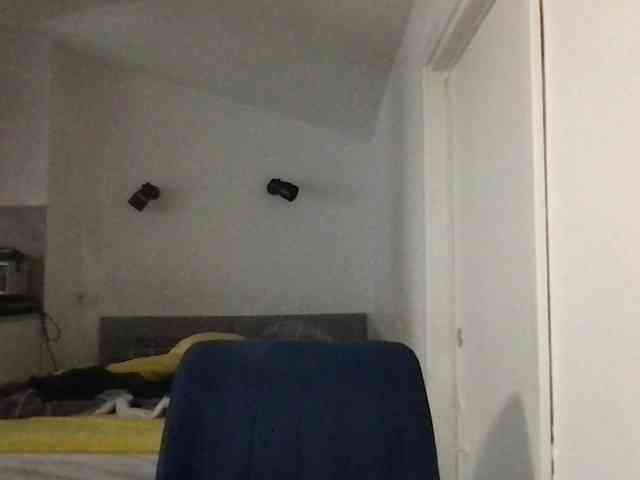 MilaBi-192569 webcam