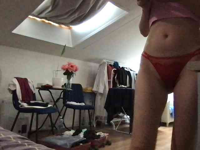 MilaBi-192569 webcam