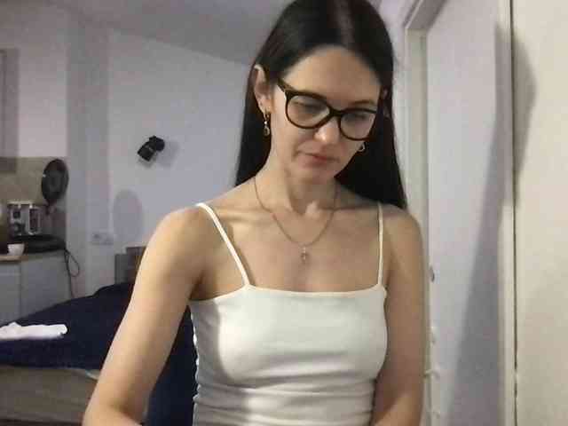 MilaBi-192569 webcam