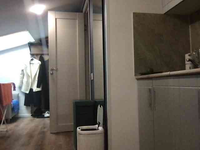 MilaBi-192569 webcam