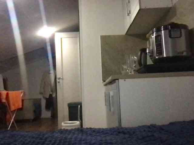 MilaBi-192569 webcam