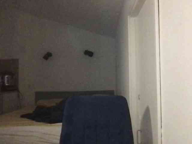 MilaBi-192569 webcam