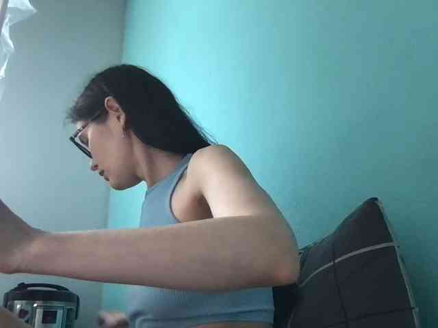 MilaBi-192569 webcam