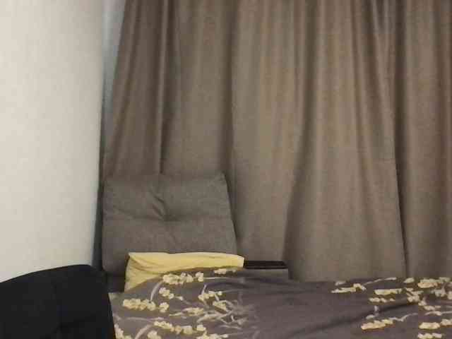 MilaBi-192569 webcam