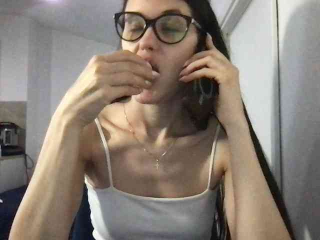 MilaBi-192569 webcam