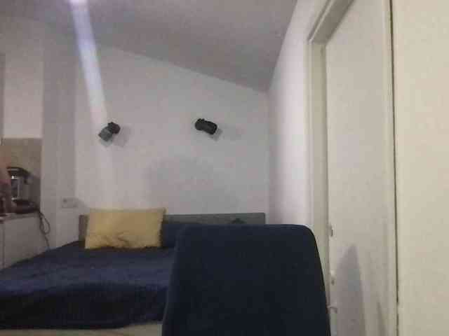 MilaBi-192569 webcam