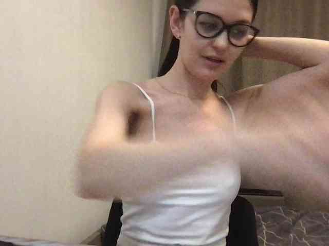 MilaBi-192569 webcam