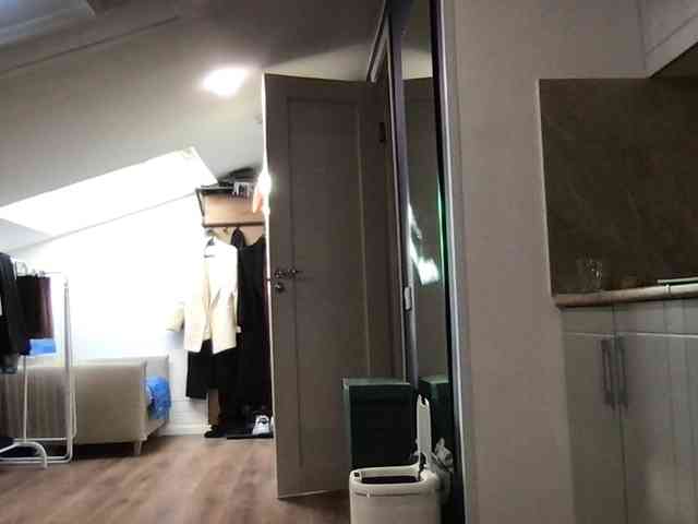 MilaBi-192569 webcam