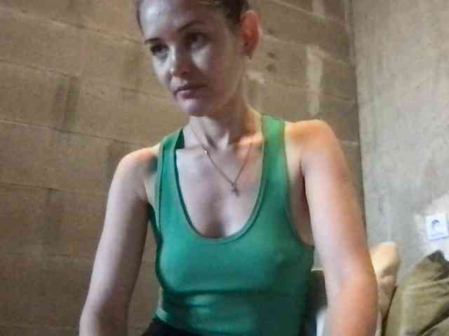 MilaBi-192569 webcam