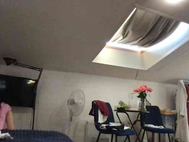 MilaBi-192569 webcam