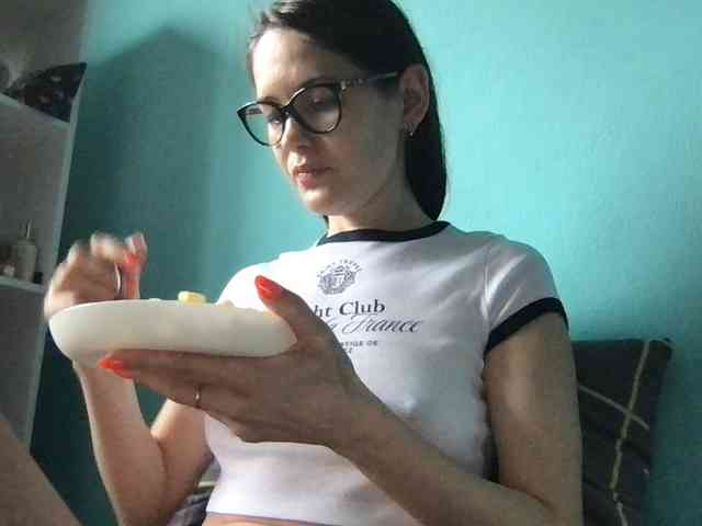 MilaBi-192569 webcam