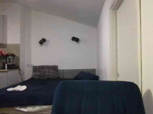MilaBi-192569 webcam