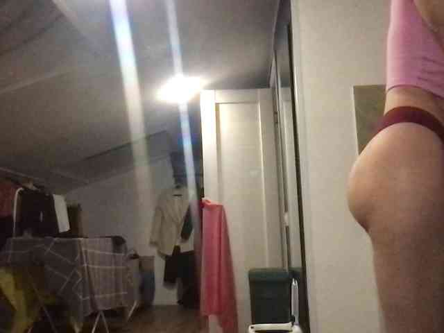 MilaBi-192569 webcam