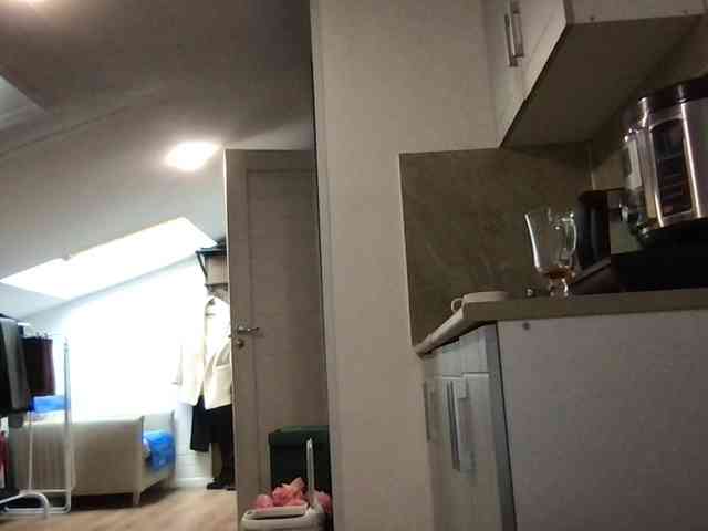 MilaBi-192569 webcam