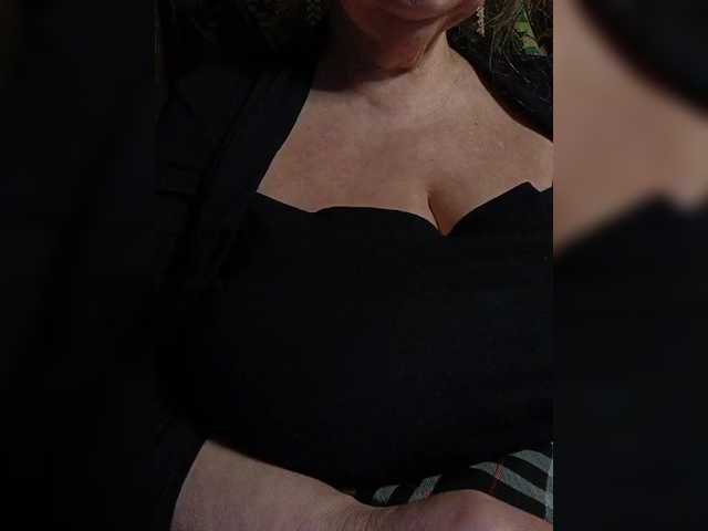 EmpressLady's BongaCams show and profile