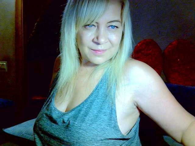 Savan35na's BongaCams show and profile