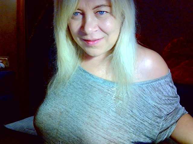 Savan35na's BongaCams show and profile