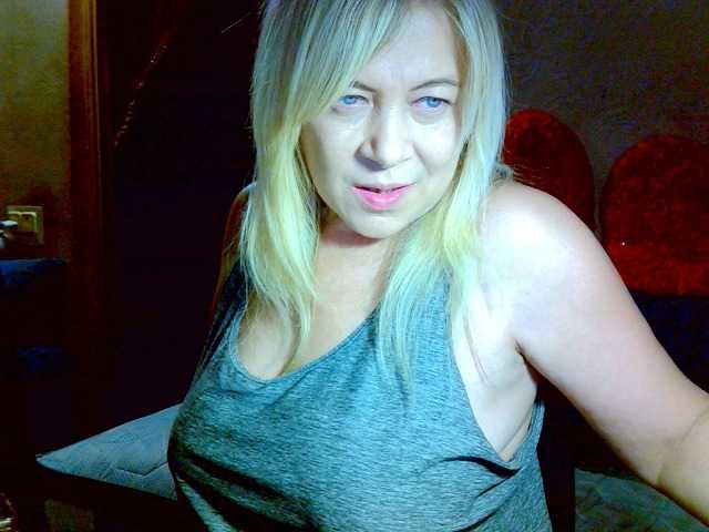 Savan35na's BongaCams show and profile